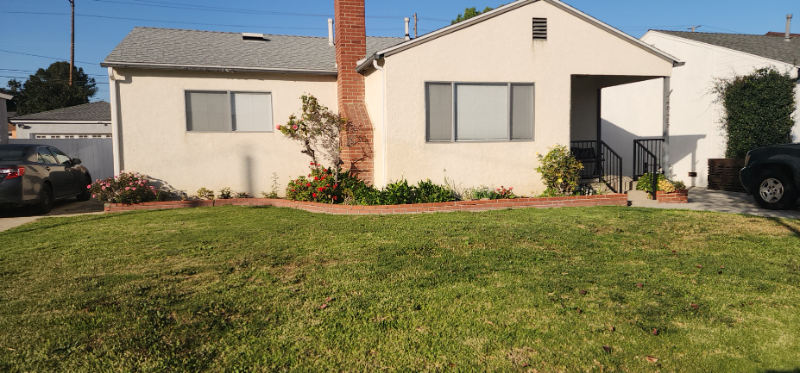 Hawthorne House: 4923 W. 121 St.