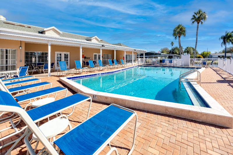 Largo House: 7001 142nd Ave