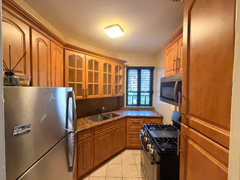 Bronx Apartment: 1530 Metropolitan ave