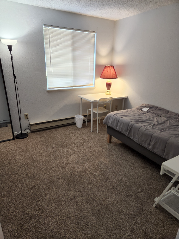 Federal Way Condo: 518 S 321st St