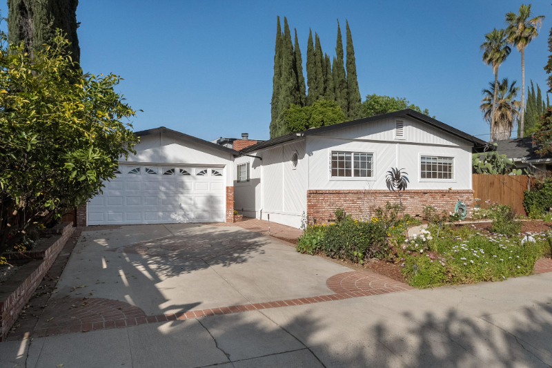 Sherman Oaks House: 15005 Killion Street