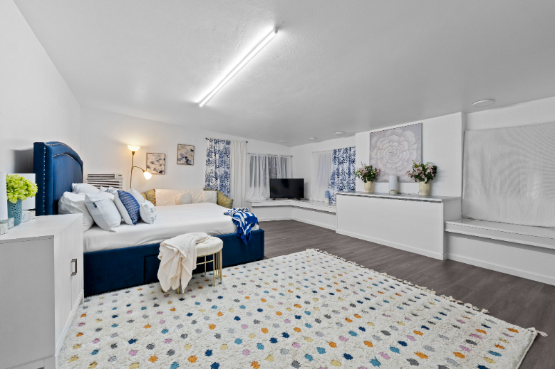 Sanford House: 228 Sunset Drive