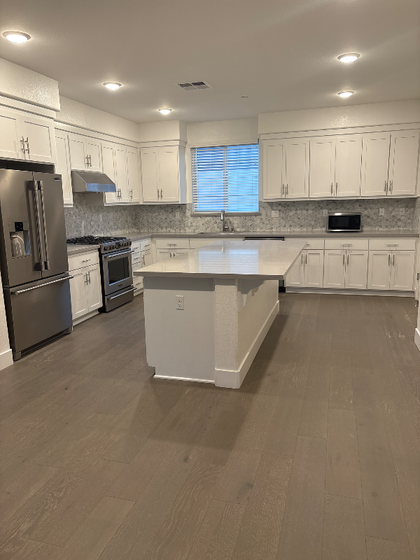 Hayward Townhome: 392 Line Street