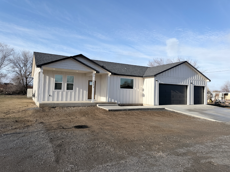 Moses Lake House: 14812 2nd St NE