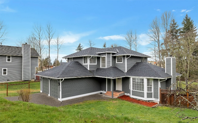 Federal Way House: 27800 20th Pl S