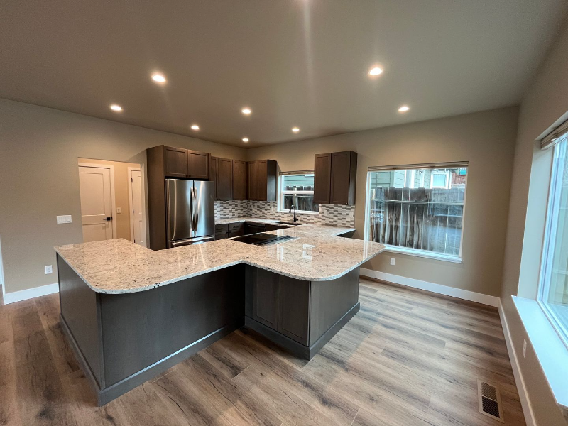 Bend Townhome: 1404 NW Kingston Ave