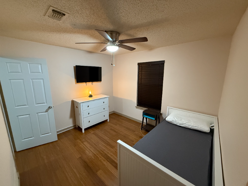 Watauga House: 6305 Courtside Dr