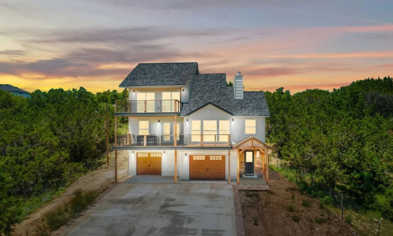 Canyon Lake House: 739 Lakebreeze Dr