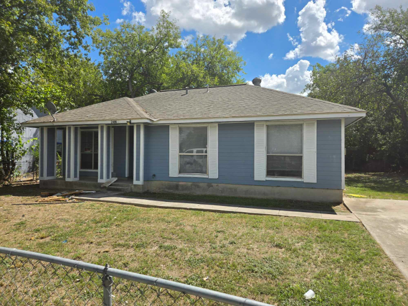 San Antonio House: 2406 S. Laredo St.