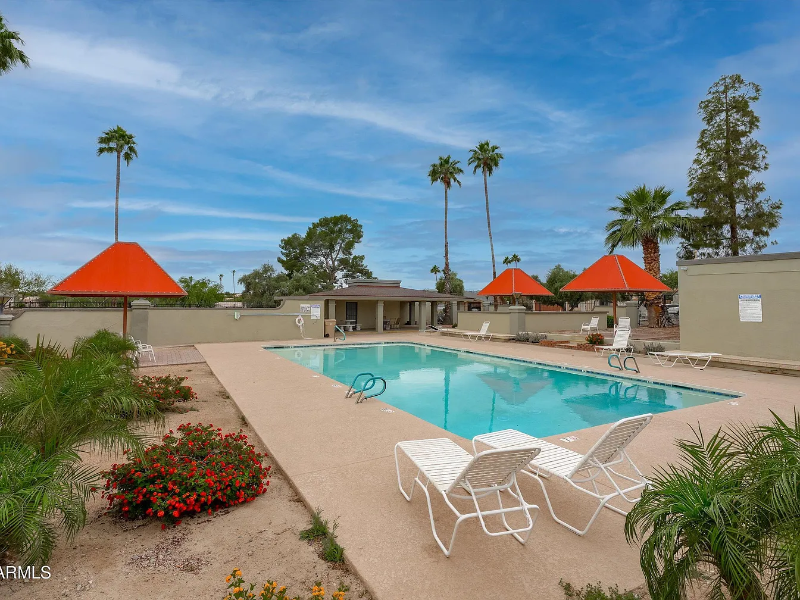 Fountain Hills House: 14252 N Boxwood Lane