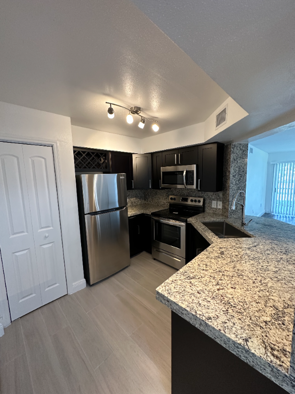 Oakland Park Condo: 2341 NW 33rd St.