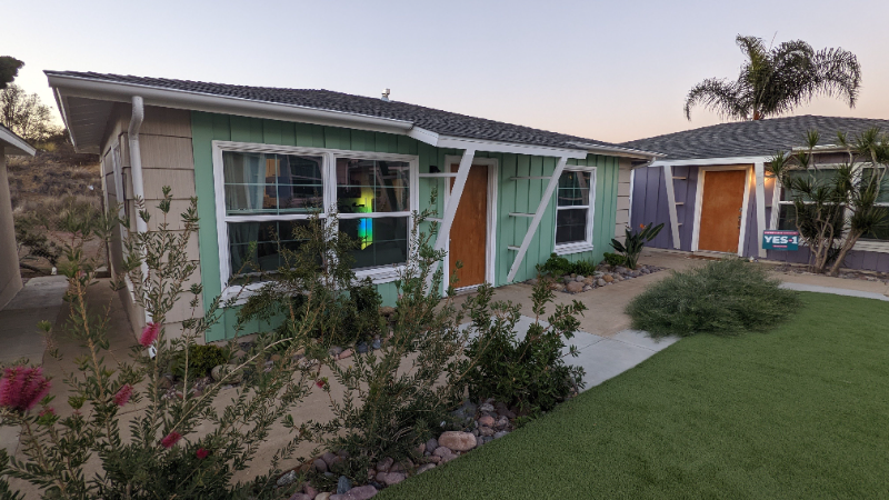 San Diego House: 4885 Naples Street