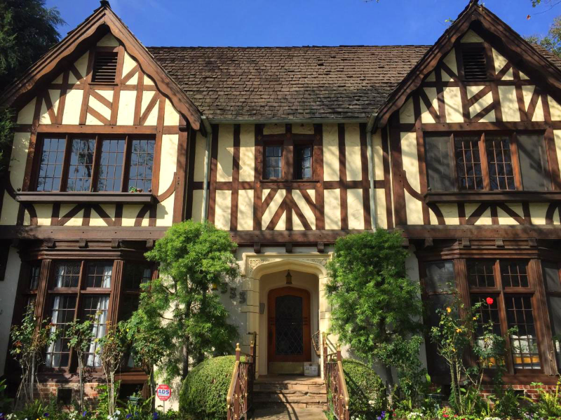 Los Angeles Apartment: 333 N Sycamore Ave