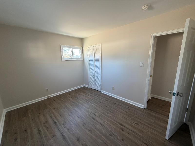 Dover House: 111 Gunning Bedford drive