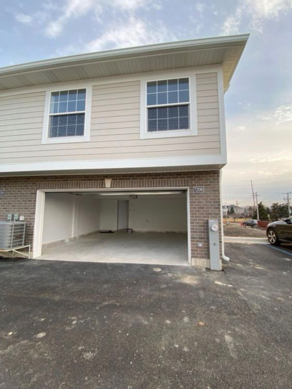 Hanover Park Townhome: 7208 Farmstead Ln