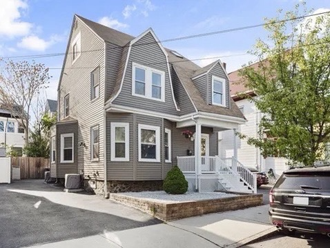 Everett House: 30 Baker Rd