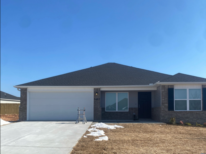 Bentonville House: 3407 SW Endearment St