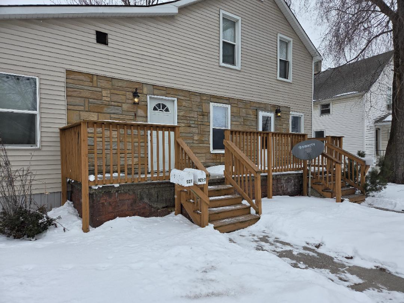 Saginaw House: 923 N. Mason