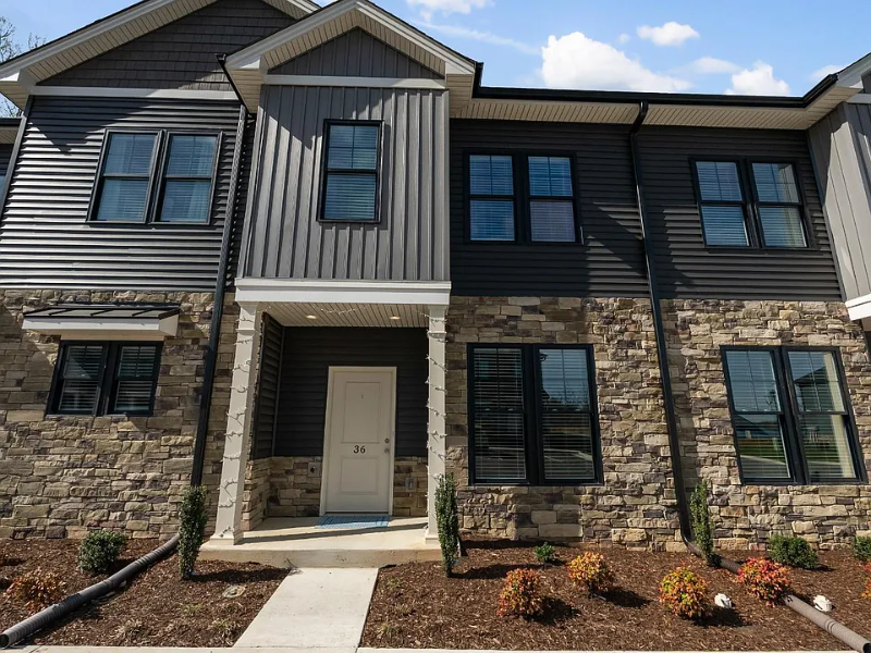 Lynchburg Townhome: 36 English Commons Dr