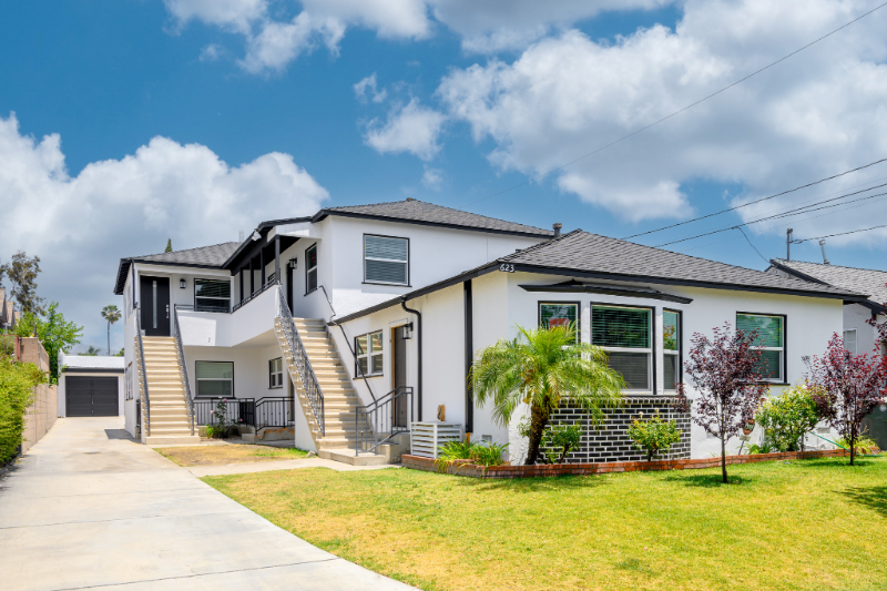 Glendale Apartment: 623 E Chevy Chase