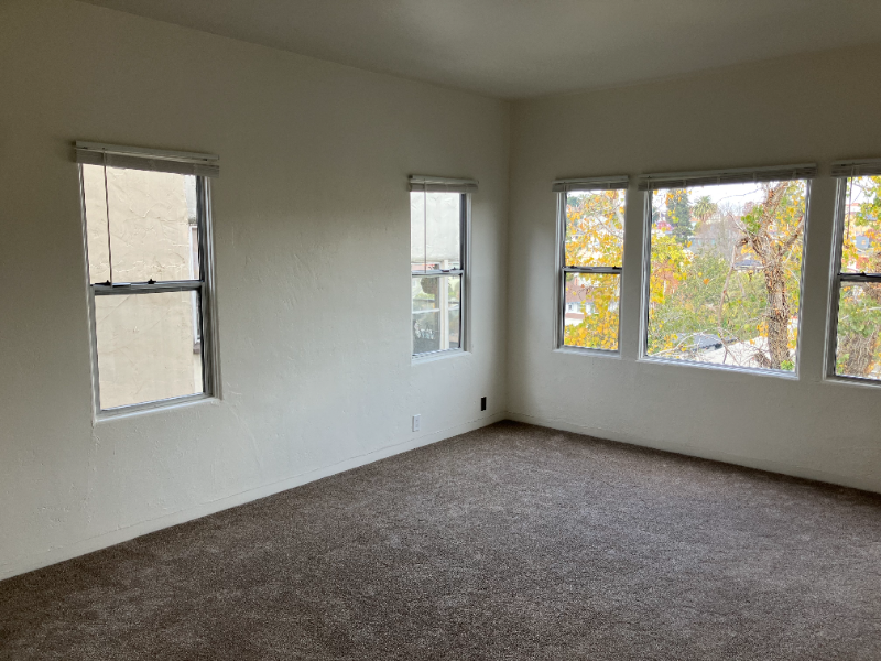 Oakland Apartment: 2625 Ivy Drive