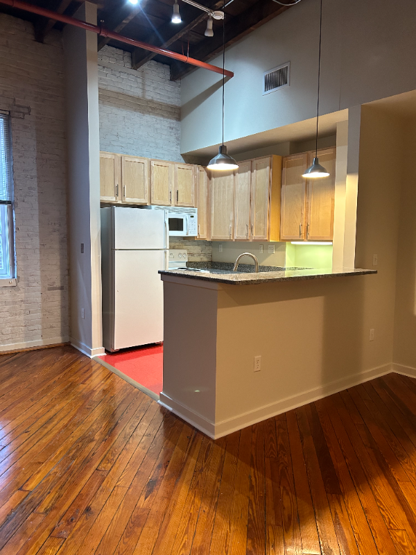 LANCASTER Apartment: 415 N. Prince St., Apt 408