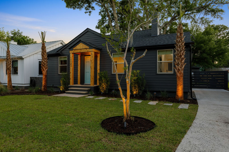 North Charleston House: 1145 North Blvd