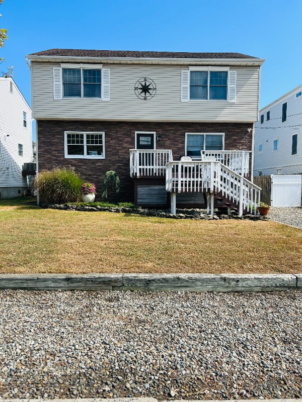 Rumson House: 95 Ward Ave.