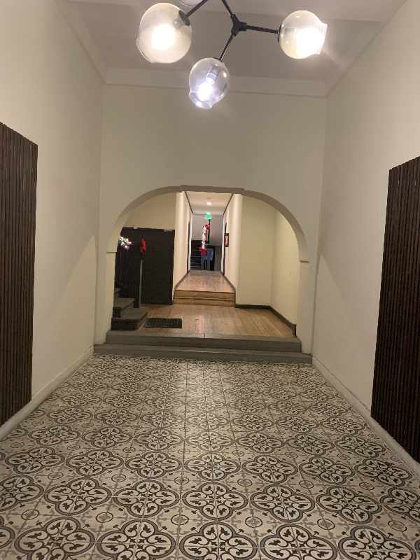 LOS ANGELES Apartment: 7964 FOUNTAIN