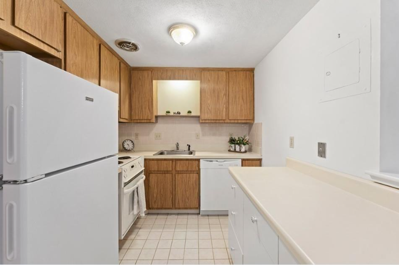 Framingham Apartment: 1325 Worcester Rd