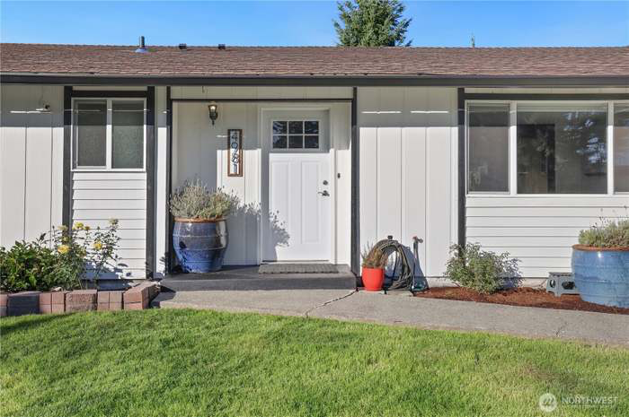 Tacoma House: 4981 31st St NE