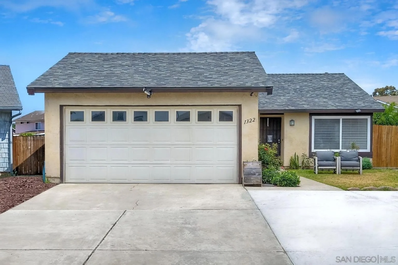 San Diego House: 1322 Carnell Ct