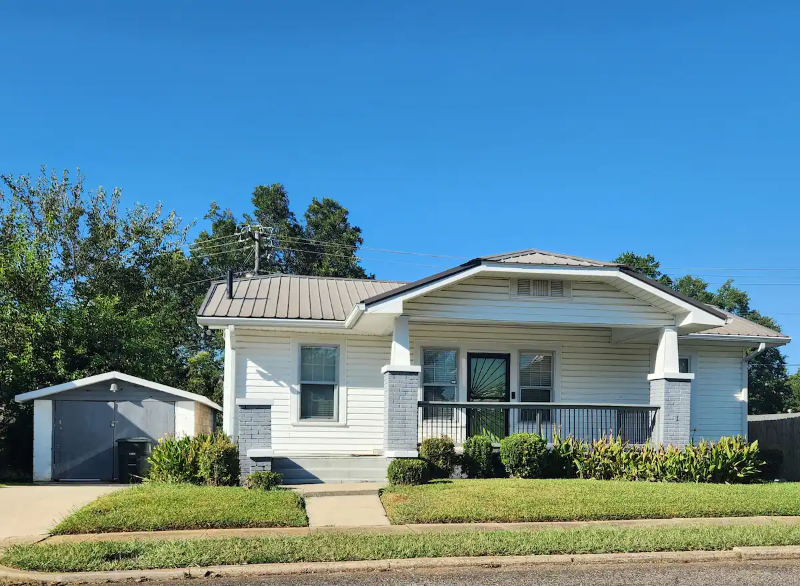 Birmingham House: 1532 52nd Street Ensley