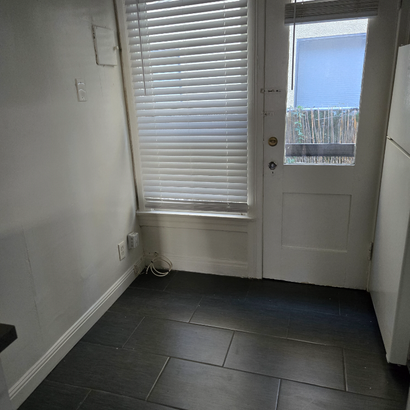 Los Angeles Apartment: 829 N Formosa