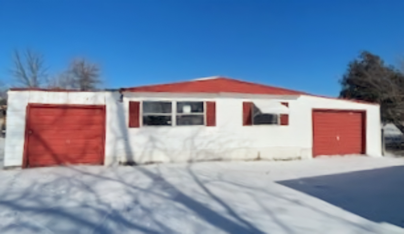 Mediapolis House: 22 Village Ct