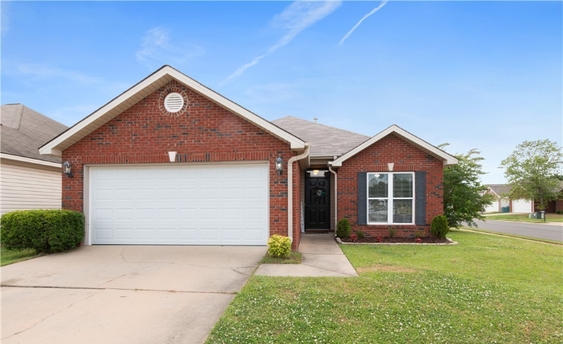 Tuscaloosa House: 9800 Lenox Ln