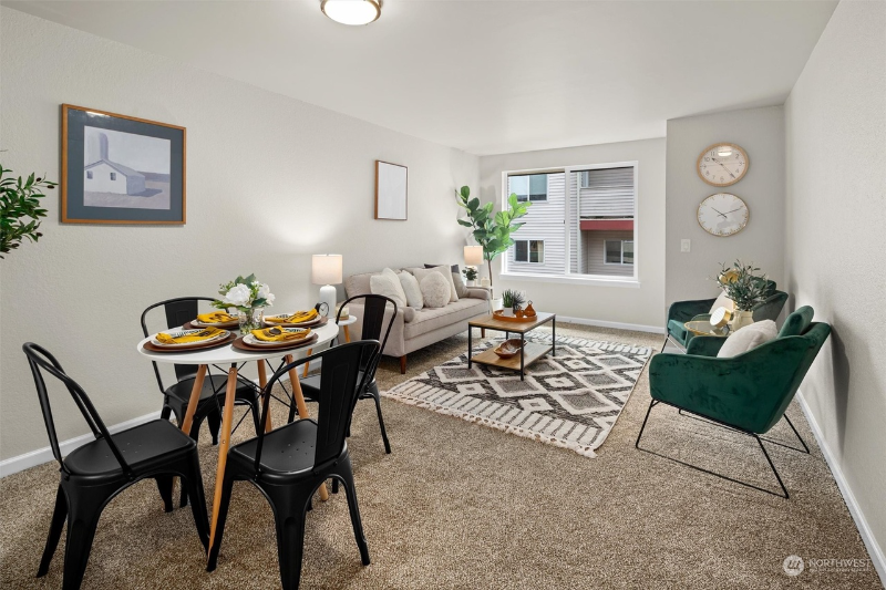 Everett Condo: 8911 Holly Dr