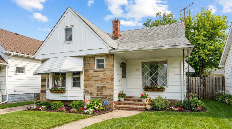 Garfield Heights House: 4815 E 86th St