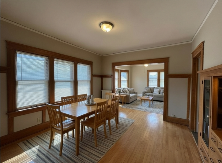 Milwaukee Apartment: 1704 E Locust St