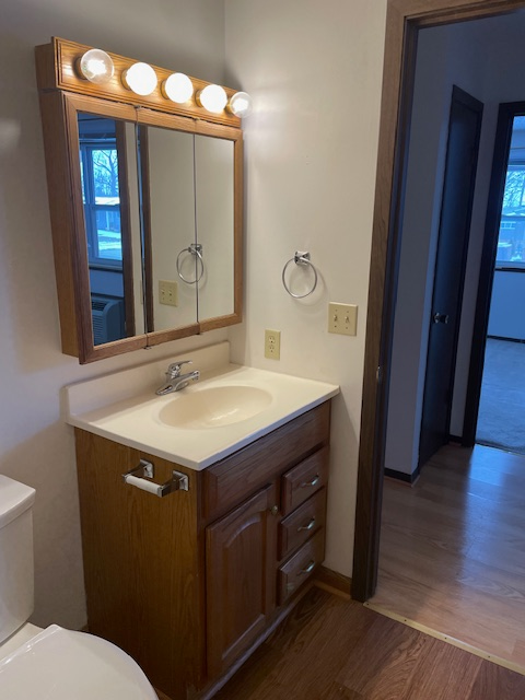 Washington Apartment: 1400/1402 W. Jefferson St.