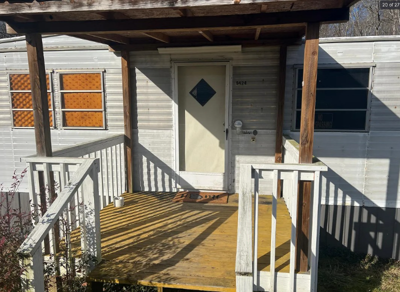 bluff city House: 910 old elizabethton hwy