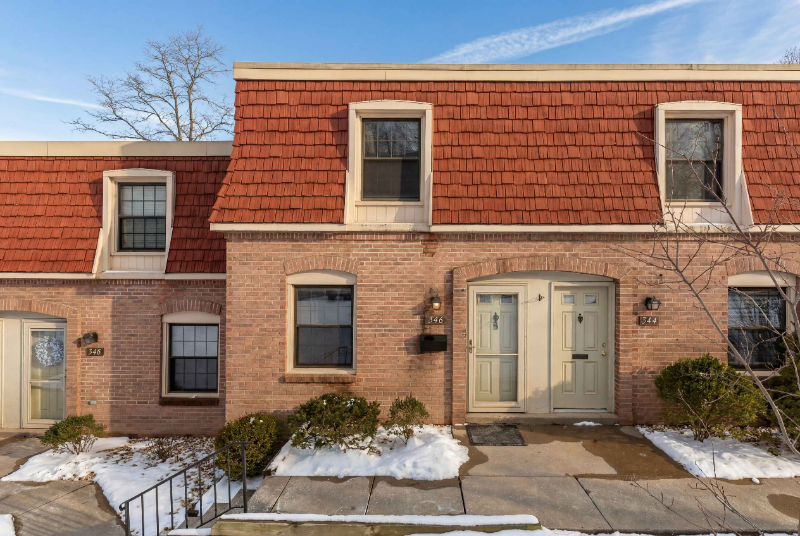 Pittsburgh Townhome: 546 CARRIAGE CIRCLE
