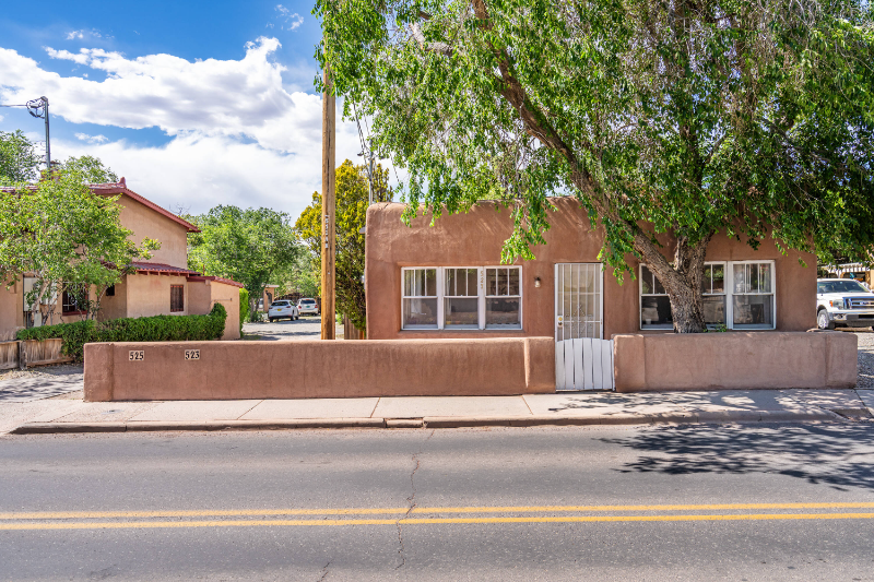 Santa Fe House: 523 Agua Fria