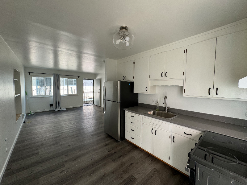 Oakland Apartment: 4800 Daisy St