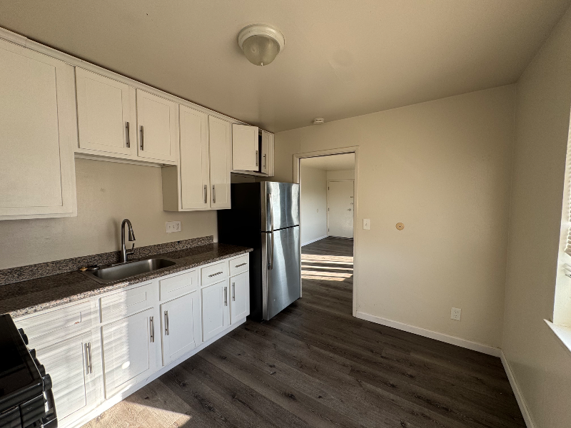 Oakland Apartment: 4800 Daisy St