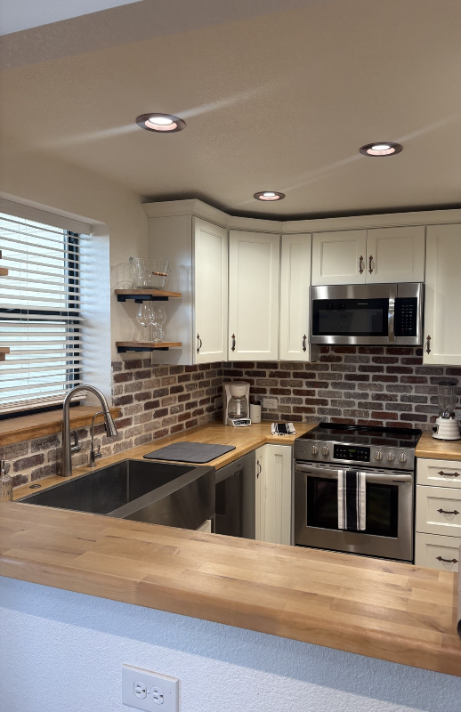 Denair House: 3518 S Quincy