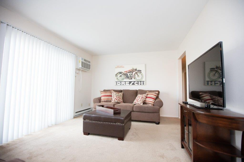 Toledo Apartment: 2647 Eastgate Rd