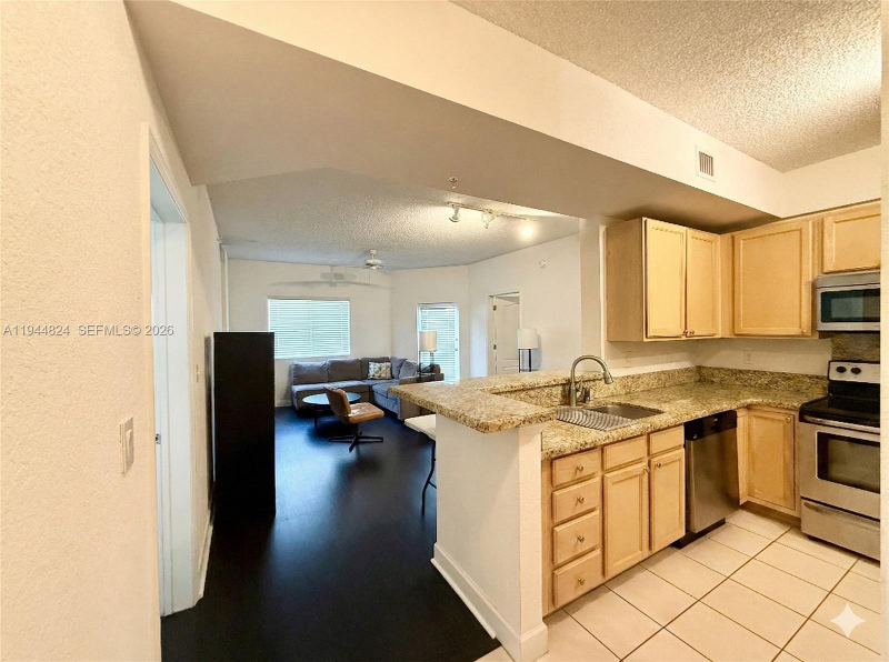 south miami Condo: 6001 SW 70th St
