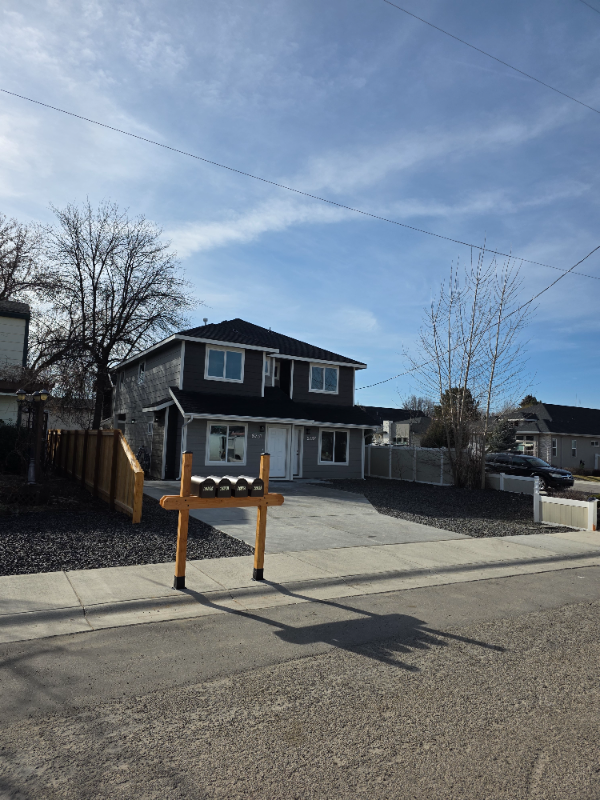 Boise Townhome: 6737 Saxton Ave