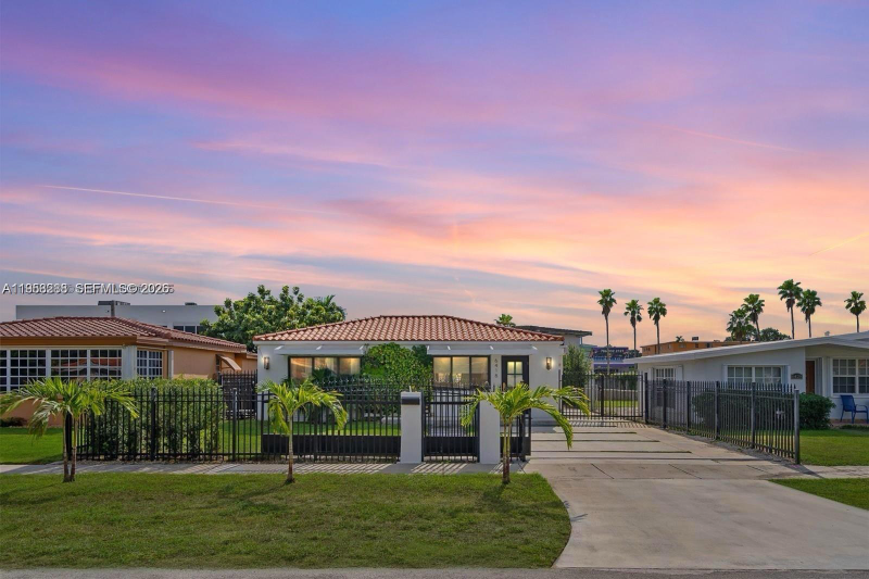 Miami House: 6418 SW 39th Ter